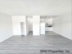 Aqua Vista Apartments in North Hollywood, CA - Building Photo - Building Photo