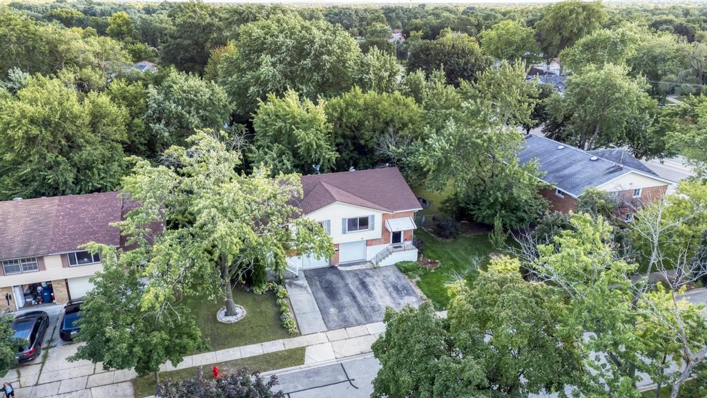 1549 Revere Cir in Schaumburg, IL - Building Photo