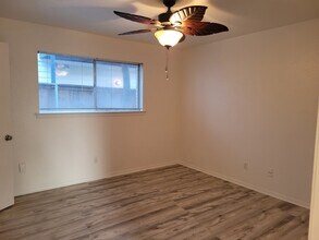 4331 Buena Vista St in Dallas, TX - Building Photo - Building Photo