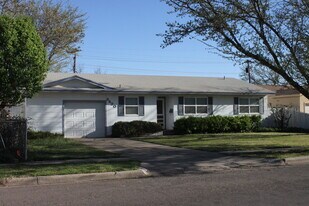 4420 33rd St in Lubbock, TX - Building Photo
