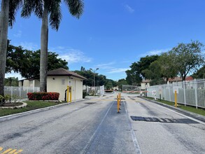 4857 Sable Pine Cir in West Palm Beach, FL - Building Photo - Building Photo