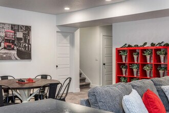 2273 N Elderberry Dr in Saratoga Springs, UT - Building Photo - Building Photo