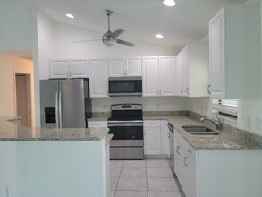 322 SW 23rd St in Cape Coral, FL - Building Photo - Building Photo