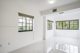 1901 S Le Jeune Rd in Coral Gables, FL - Building Photo - Building Photo