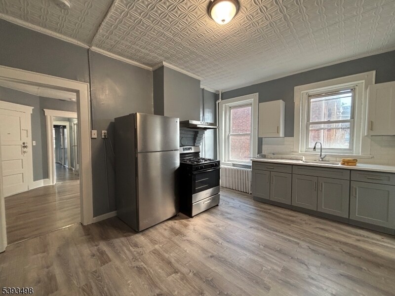 524 E Jersey St in Elizabeth, NJ - Building Photo