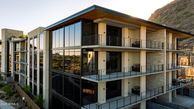 6302 E Camelback Rd in Scottsdale, AZ - Building Photo - Building Photo