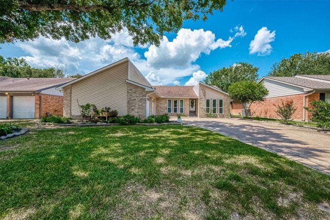 22215 Cimarron Pkwy