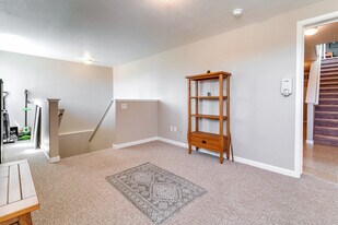 799 Lookout Point Cir in South Lake Tahoe, CA - Building Photo