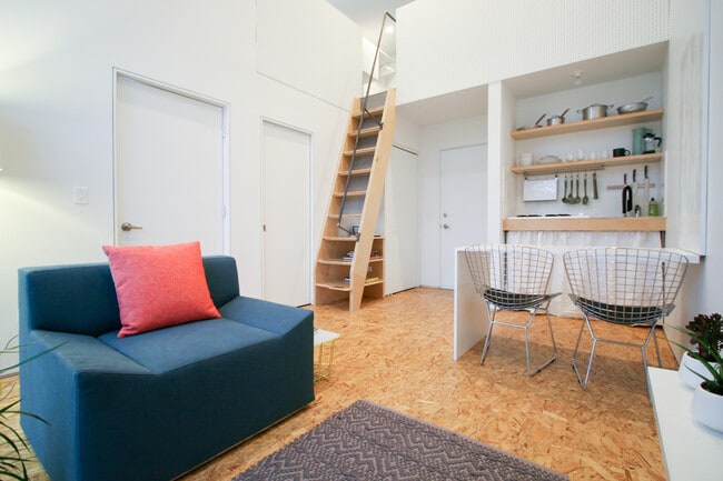 3544 W Palmer St, Unit B in Chicago, IL - Building Photo - Building Photo