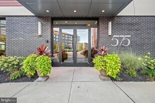 575 S Goddard Blvd in King of Prussia, PA - Building Photo