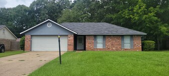 10116 Freedoms Way in Keithville, LA - Building Photo