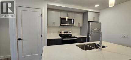 31 Mill St in Kitchener, ON - Building Photo - Building Photo