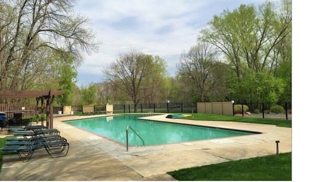 property at 362 W Eagle Lake Dr