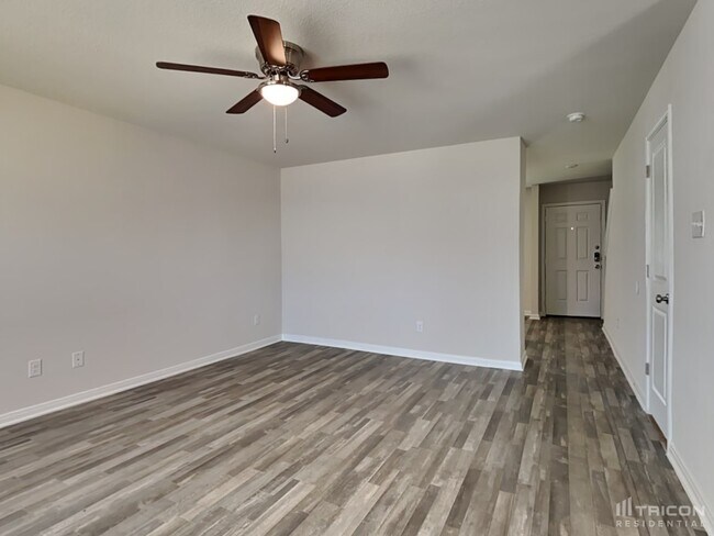 15547 Taylorcrest Dr in Cut And Shoot, TX - Building Photo - Building Photo