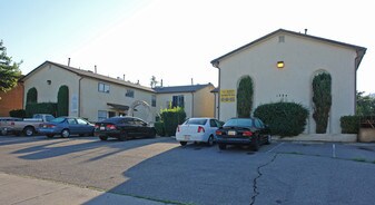 1204 Chelwood Park Blvd Apartments