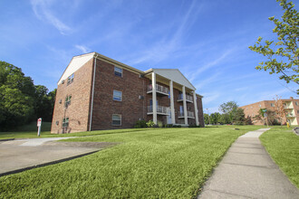 Aspen Village in Cincinnati, OH - Building Photo - Building Photo