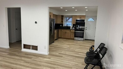 43 Orchard St in Carteret, NJ - Building Photo - Building Photo