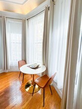 337 Beacon St, Unit 2 in Boston, MA - Foto de edificio - Building Photo