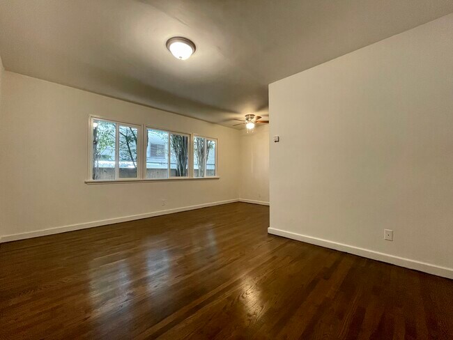 2121 Ocean                     Ave in Santa Monica, CA - Building Photo - Building Photo