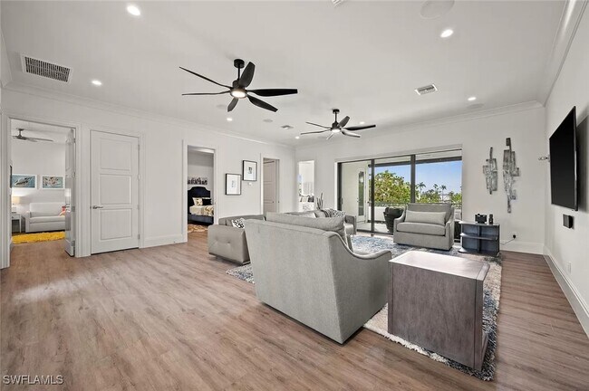 property at 5758 Riverside Dr