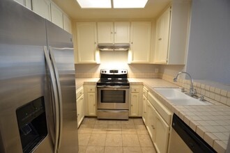 2445 Brant St in San Diego, CA - Building Photo - Building Photo