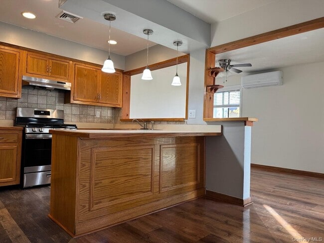 6 Charlotte Mews in Middletown, NY - Building Photo - Building Photo