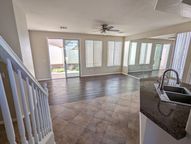 7585 Aspen Color St in Las Vegas, NV - Building Photo - Building Photo