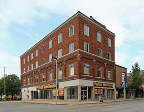 1003 W Historic Mitchell St in Milwaukee, WI - Building Photo - Primary Photo