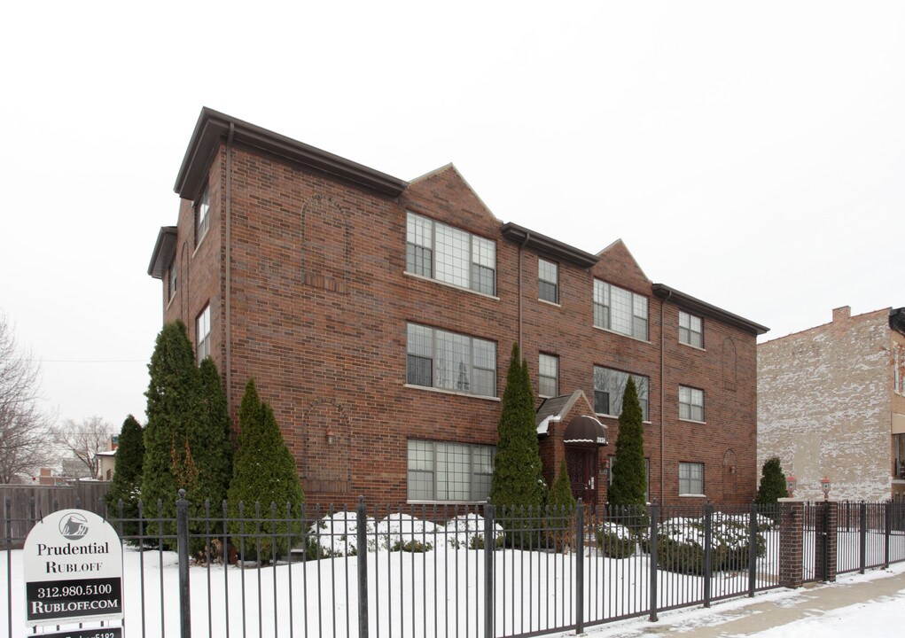 3158 S Giles Ave in Chicago, IL - Building Photo