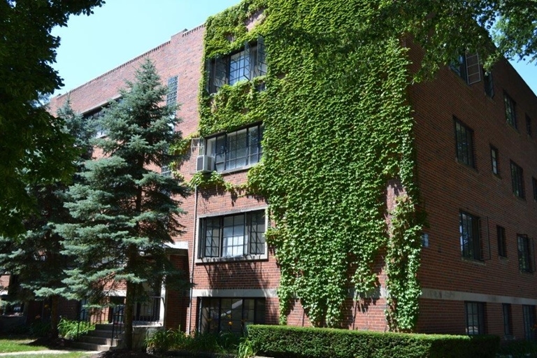 240 Callan Ave in Evanston, IL - Foto de edificio