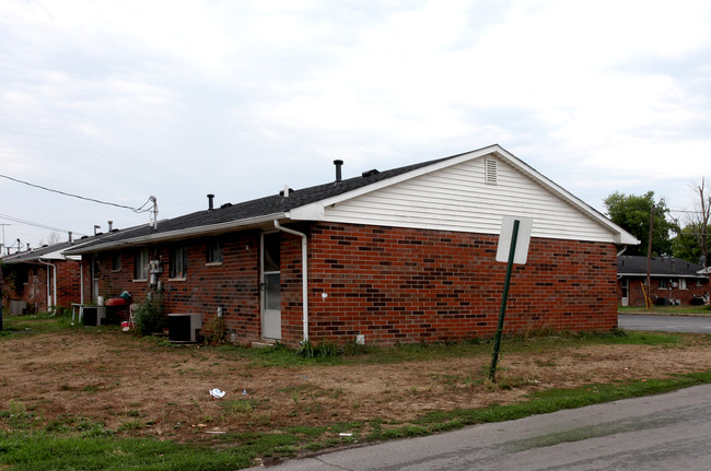 Pleasant Drive Apartments in Martinsville, IN - Building Photo - Building Photo