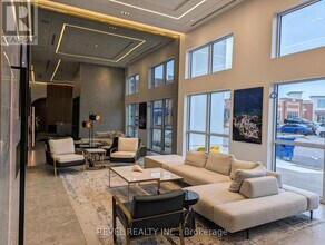 509 Dundas St W in Oakville, ON - Building Photo - Building Photo