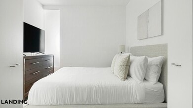 5334 Baltimore Ave, Unit 346 in Hyattsville, MD - Foto de edificio - Building Photo