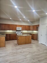 10373 Darby Rd in Apple Valley, CA - Building Photo - Building Photo