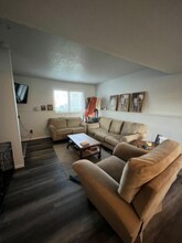 406 E Plainview Ave in Indianola, IA - Building Photo - Building Photo