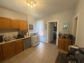 1799 Beacon St, Unit 2 in Brookline, MA - Building Photo - Building Photo