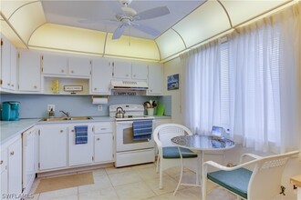 385 Palm Dr in Naples, FL - Building Photo - Building Photo
