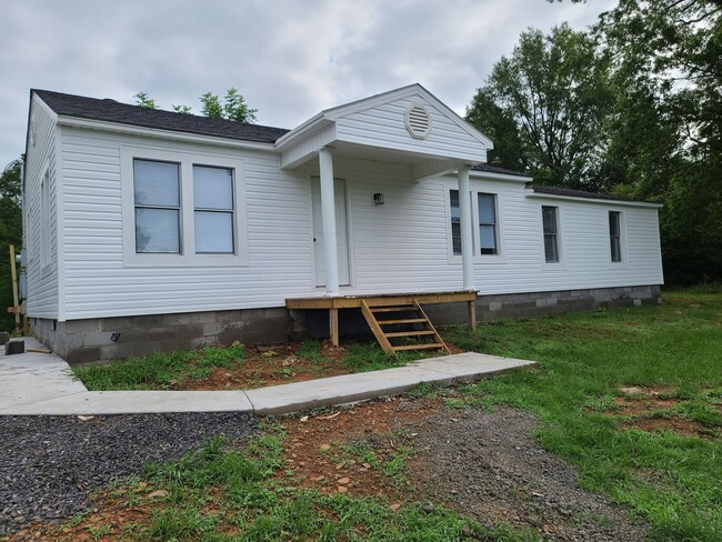 303 SE 4th St in Atkins, AR - Building Photo - Building Photo