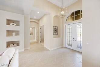 8950 Shenendoah Cir in Naples, FL - Building Photo - Building Photo