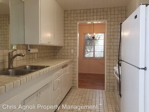 22 W Pedregosa St in Santa Barbara, CA - Foto de edificio - Building Photo