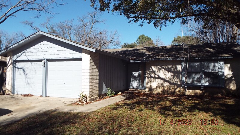 5809 Liberty Bell St in San Antonio, TX - Building Photo