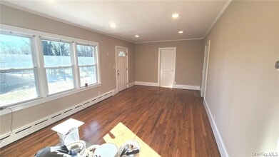 149 N Country Rd in Port Jefferson, NY - Building Photo - Building Photo