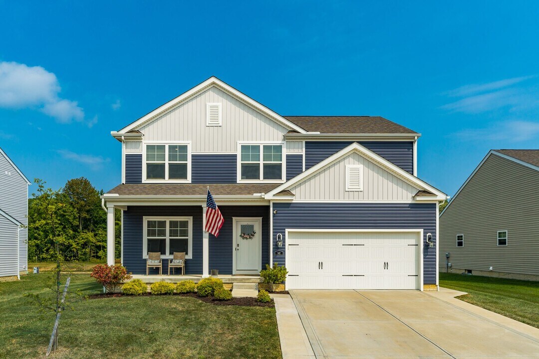 142 Beaman Gates Dr SW in Granville, OH - Building Photo