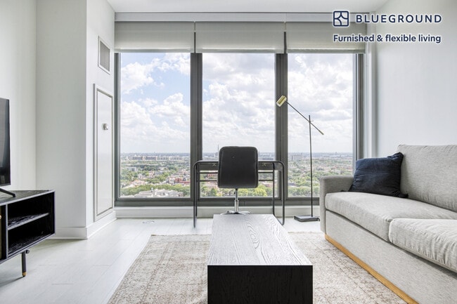 1035 W Van Buren St, Unit SI FL21-ID433