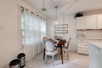 35 N Walden Elms Cir in Spring, TX - Building Photo - Building Photo