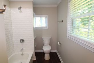 895 Brackett Rd in Marietta, GA - Foto de edificio - Building Photo