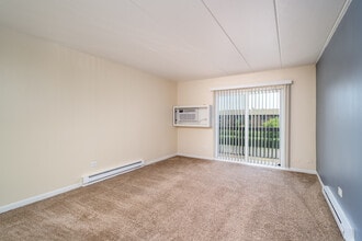 Regents Park Apartments in Bensenville, IL - Foto de edificio - Interior Photo