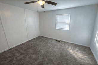 2430 Mayfair Dr in Springfield, OH - Building Photo - Building Photo