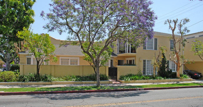 Burton Way in Beverly Hills, CA - Building Photo - Building Photo