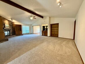 2212 Sandy Creek Trail in Edmond, OK - Building Photo - Building Photo